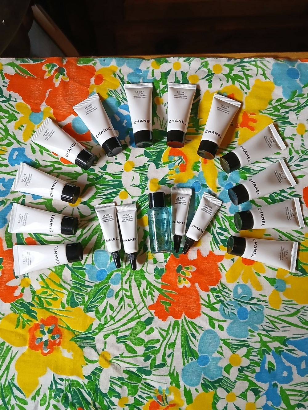 Chanel Mini SAMPLES le Lift Serum, Le Lift Creme Yeux Luxury Designer Skincare